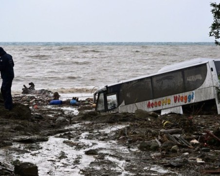 Откриха 12-а жертва на свлачището в Италия