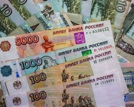 Русия налага рублата като единствена официална валута в Херсонска област от 1 януари