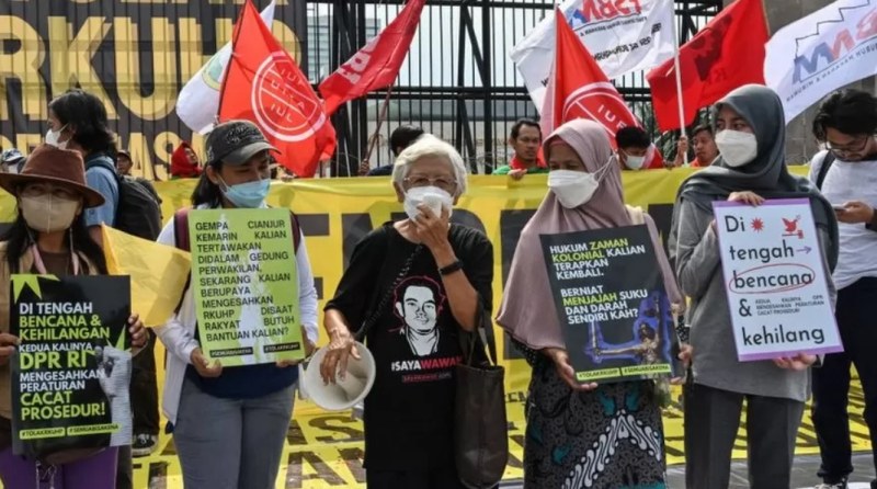 Индонезия забрани извънбрачния секс