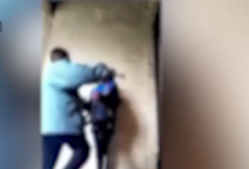 Пореден случай на агресия от дете на дете: 12-годишен преби свой съученик и го засне на видео