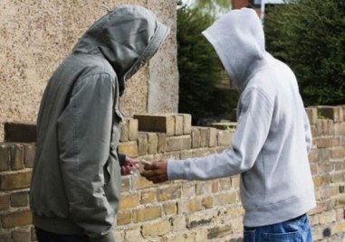 17 годишен дилър е един от задържаните при операция Бяло в