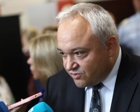 Демерджиев: Няма как наш граничар да е уцелил мигрант с пистолет