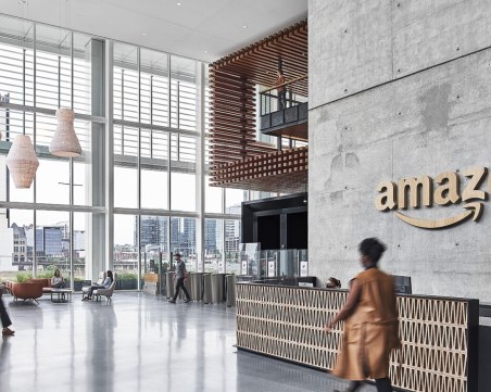 Онлайн платформата Amazon се срина