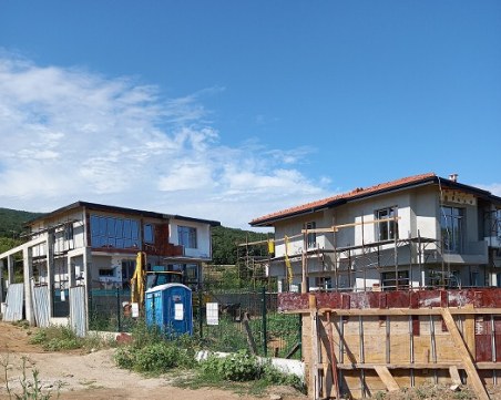 Пловдивски строител задлъжня, продават къщите му в Марково на търг