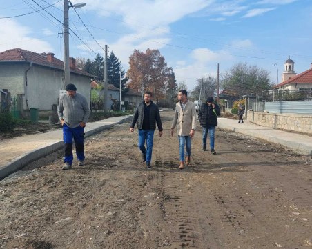 Ударно върви ремонтът на улица 