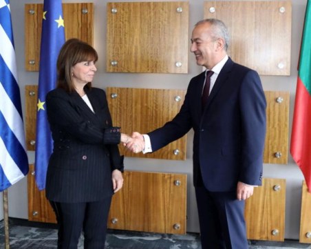 Донев към гръцкия президент: Не е имало такъв плодотворен период между България и Гърция