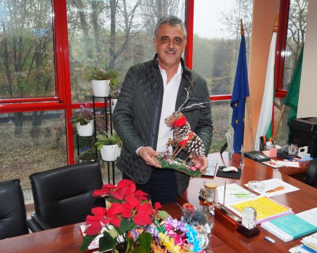 Кметът Димитър Иванов откри благотворителния коледен базар в община „Марица