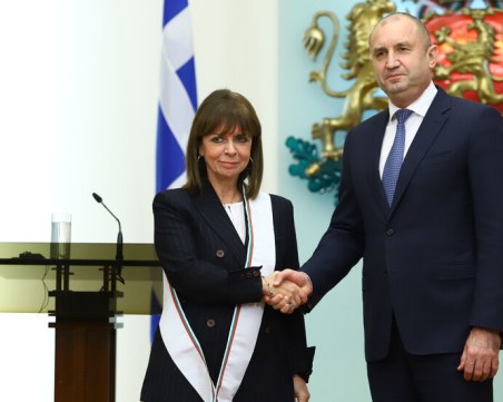 Радев: България и Гърция доказаха, че два народа могат да загърбят проблемите от миналото