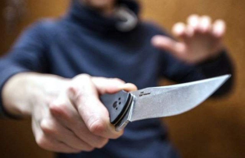 Мъж извади нож срещу свой съгражданин в Първомай, завърши с белезници