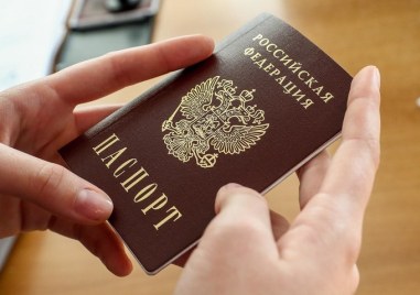 Около 300 000 украинци са получили руски паспорти от началото