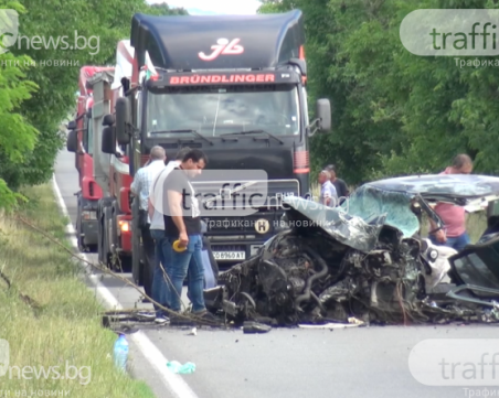 Тежка катастрофа със загинал и ранен на пътя Пловдив- Карлово