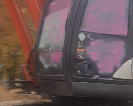 Вандали в Кючука взеха на прицел багерите на ул. „Даме Груев”