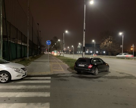 Майсторско паркиране в Пловдив: По диагонал на кръстовище