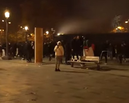 Феновете на Мароко вилняха в Париж след класирането на полуфиналите