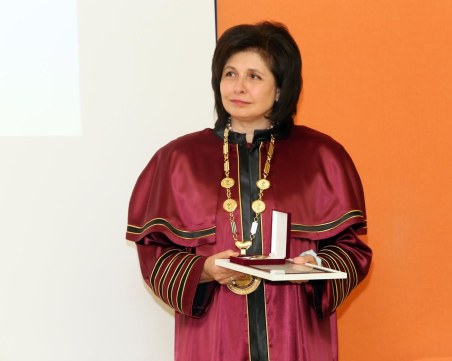 37 дипломанти завършват с отличен успех МУ-Пловдив