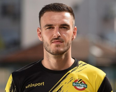 Бивш играч на Ботев отиде в Крумовград
