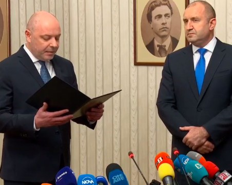 Проектокабинетът „Габровски” бе връчен на Румен Радев, кои са министрите?