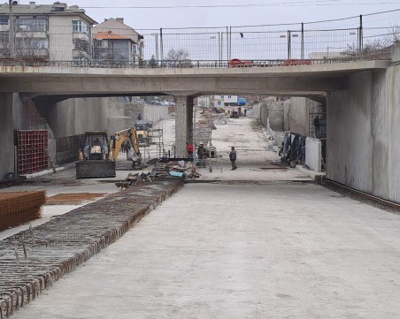 ВиК влязоха на Модър-Царевец, полагат Южния обходен колектор