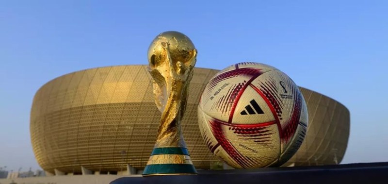 ФИФА представи нова топка за последните четири мача от световното