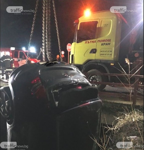 Лек автомобил падна в канавка  на Околовръстното на Пловдив. Инцидентът