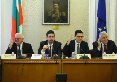 Бюджетна комисия прие с 10 гласа за предложението на Кирил