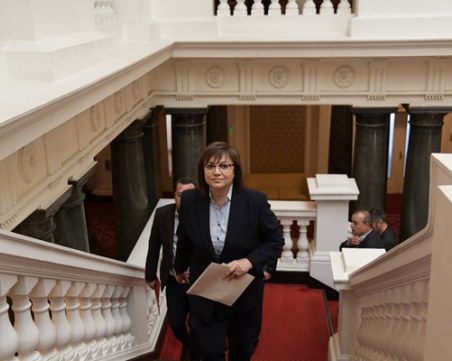 Нинова обяви действията на Никола Стоянов за заплаха за национaлната сигурност