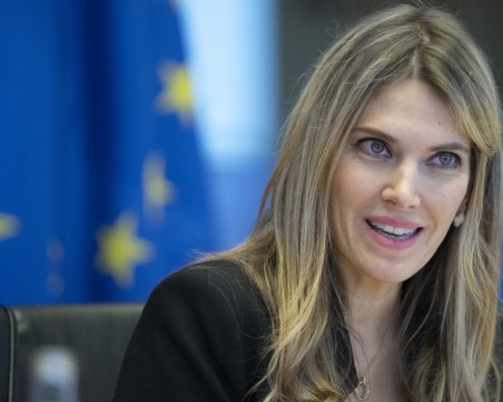 Отстраниха Ева Каили от поста заместник-председател на Европейския парламент