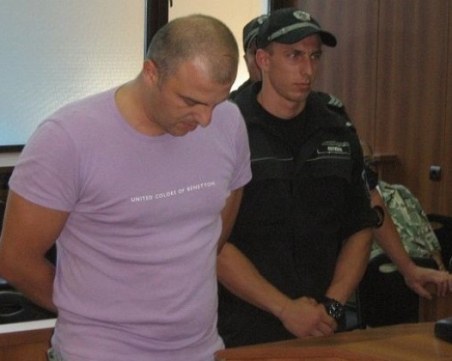 Венелин Качаков иска да бъде реабилитиран, без да е платил на ужилените с екскрузии до Малдивите