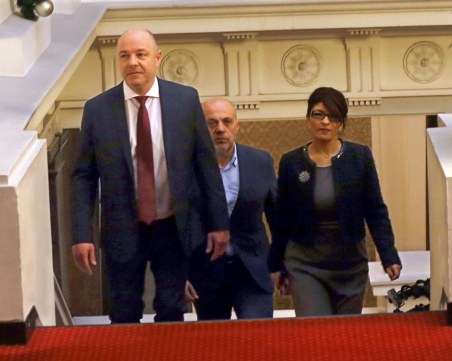 Депутатите решават за кабинета 