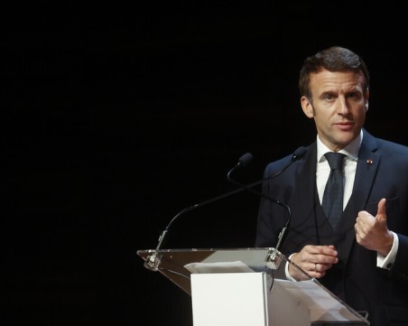 Френски прокурори претърсиха офиси на партията на Макрон