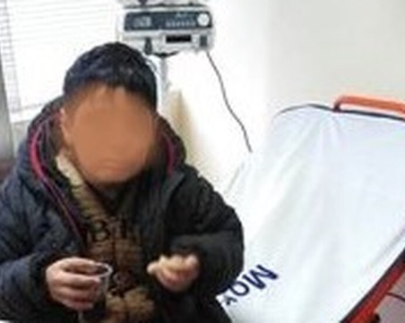 Граничари спасиха от измръзване мъж и 9-годишното му дете