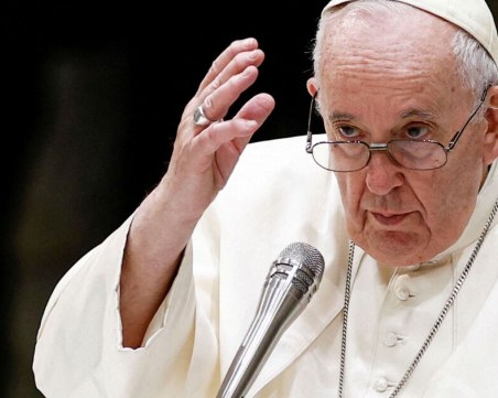 Папа Франциск: Харчете по-малко на Коледа, изпратете спестеното на украинците