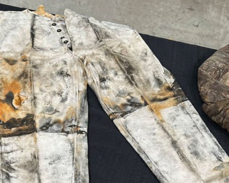 Продадоха на търг най-старите дънки в света за 114 000 долара