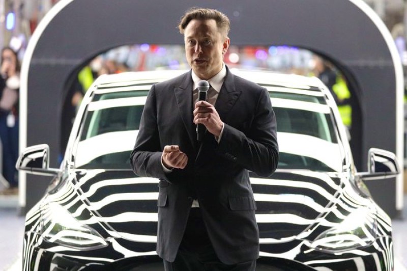 Мъск продаде акции за 3,6 млрд. долара на Tesla