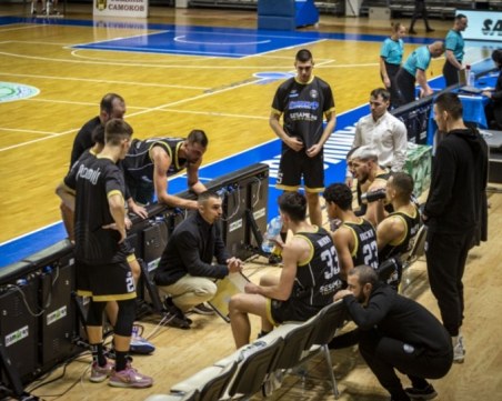 Академик играе срещу ЦСКА