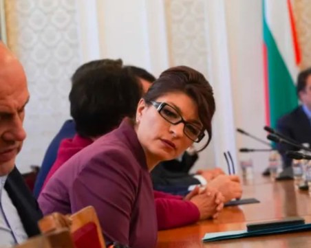 ГЕРБ и ДПС напуснаха срещата с Николай Денков