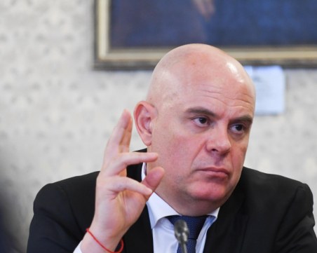 Гешев: Няма да допуснем зловредно руско влияние у нас