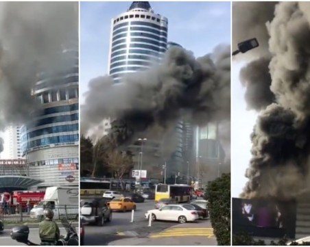 Пламна мол в Истанбул, районът е отцепен