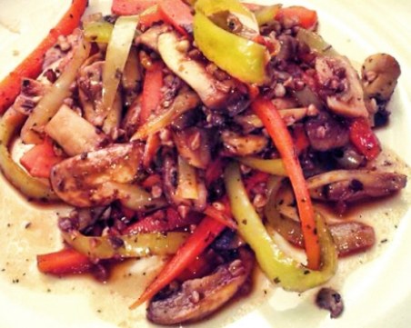 Експеримент в кухнята - елда със зеленчуци по китайски