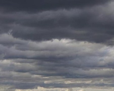 Неделя в Пловдив: Облаци и дъжд, температурите остават ниски