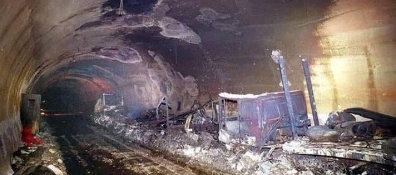 Цистерна с гориво експлодира в тунела Саланаг“ северно от афганистанската