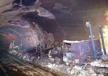 Цистерна с гориво експлодира в тунела Саланаг северно от афганистанската