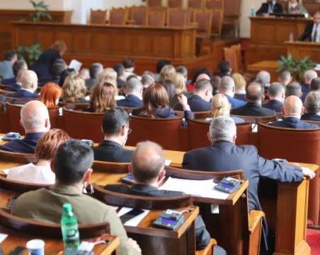 Депутати искат легализиране на конопа за индустриални цели