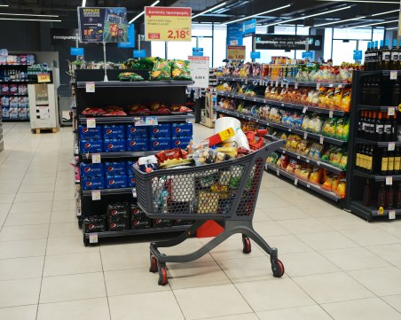 Властите в Гърция поемат част от разходите за храна на домакинствата за 6 месеца