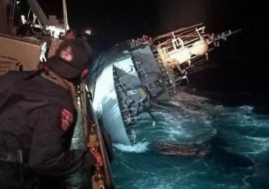 Най малко 31 моряци от военноморските сили на Тайланд са безследно