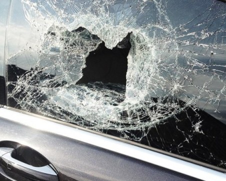 24-годишен потроши кола в Кършияка