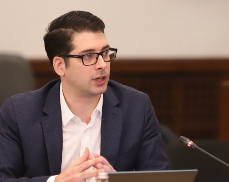 Пеканов: Чакаме още 724 млн. евро по плана за възстановяване, но има още работа