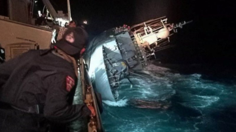 Най-малко 31 моряци от военноморските сили на Тайланд са безследно