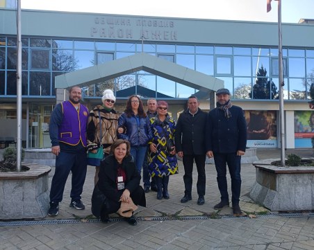 Раздадоха подаръци за нуждаещите се семейства от район „Южен