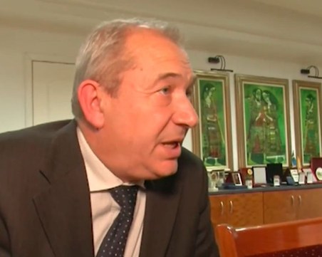 Разследват областния управител в Плевен за побой